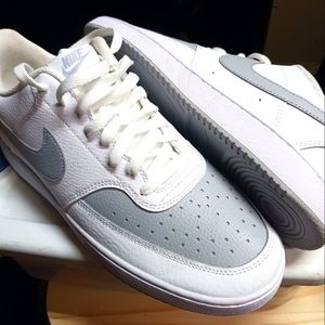 Men's Nike 10.5 US (new)